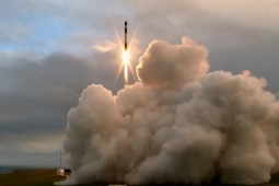 ResizedImageWzYwMCwzODNd Rocket Lab Lift off Mahia Peninsula 2017