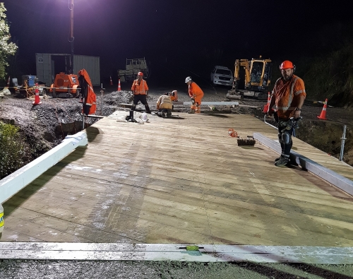 Waitahora Bridge night crew